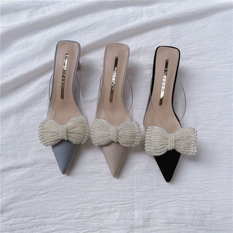 حذاء مولّر شفاف لؤلؤ