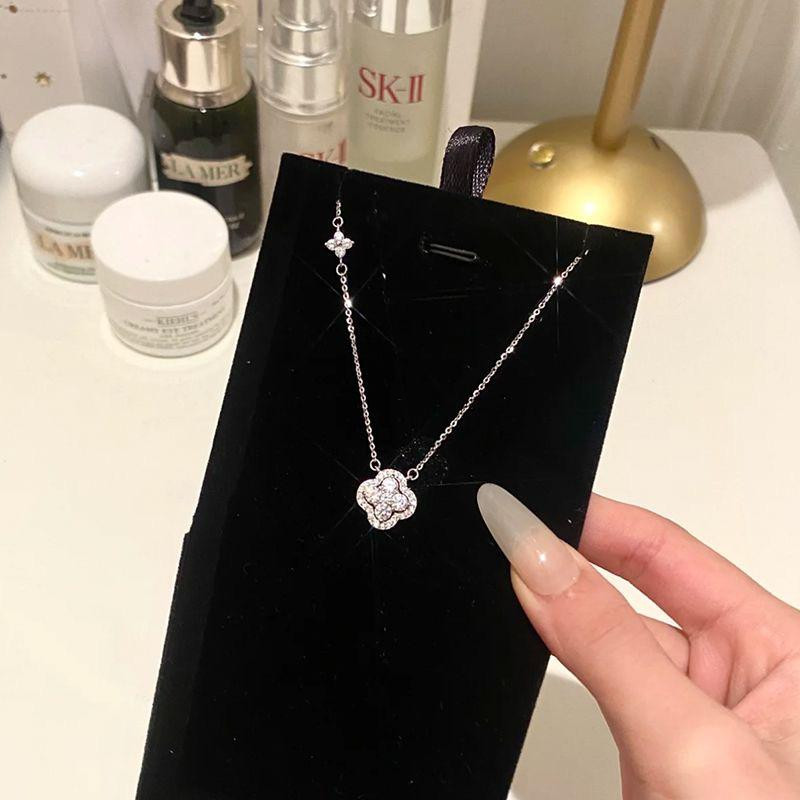 عقد فضة بجودة عالية