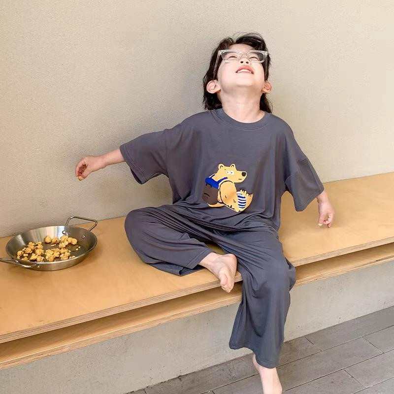 طقم أطفال صيفي – بيجامة مودال خفيفة ستايل كوري واسع (نصف كم، مناسبة للربيع/الصيف/الخريف).