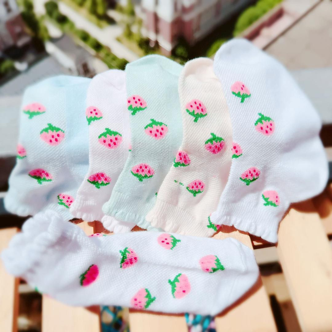 جوارب بنات مطرزة فواكه