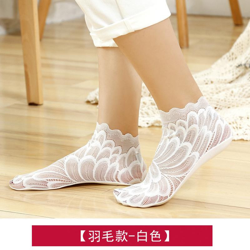 جوارب نسائية  ( 10 قطع )قصيرة بأسلوب ياباني بتصميم كيوت من الدانتيل والشبك، مزيج من القطن الناعم والنايلون راحة وتنفساً ممتازاً، بحافة مزخرفة رقيقة تمنع الانزلاق وتضفي لمسة أنثوية