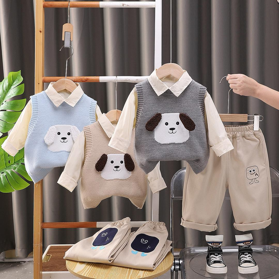 طقم أولادي أنيق مكوّن من سترة أو كاردغان بخامة مرنة + مريول بحمالات برسمة كلب لطيفة