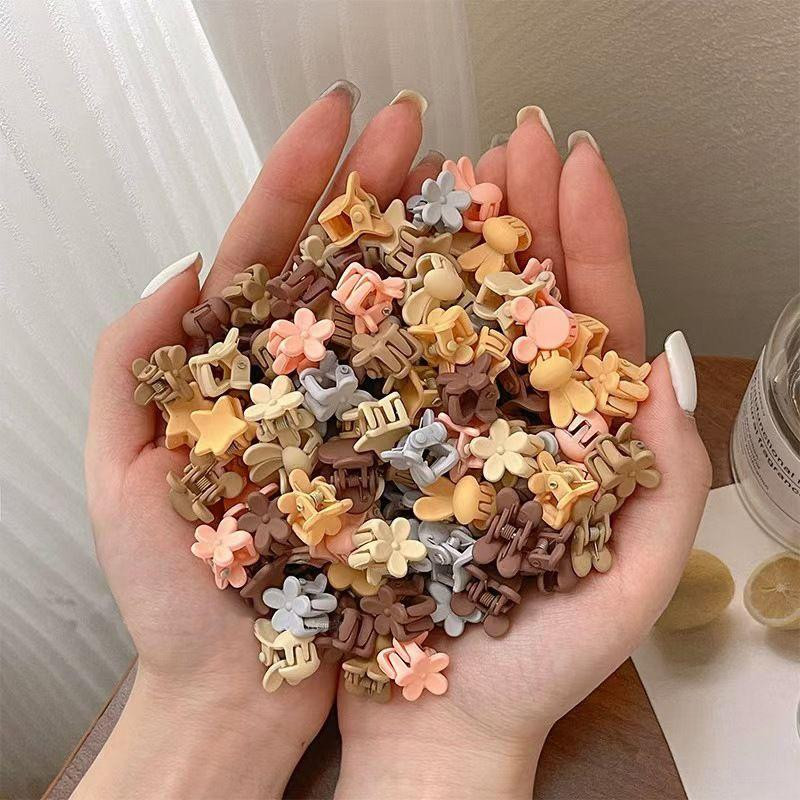 طقم من 50 مشبك شعر للبنات بتصاميم لطيفة ،