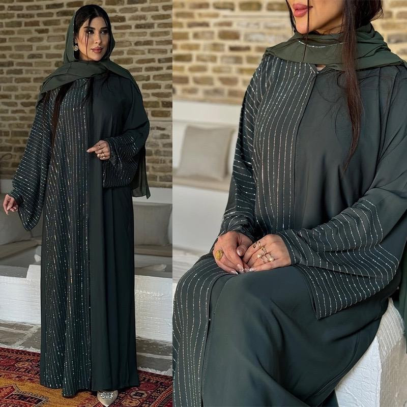 عباية خضراء داكنة