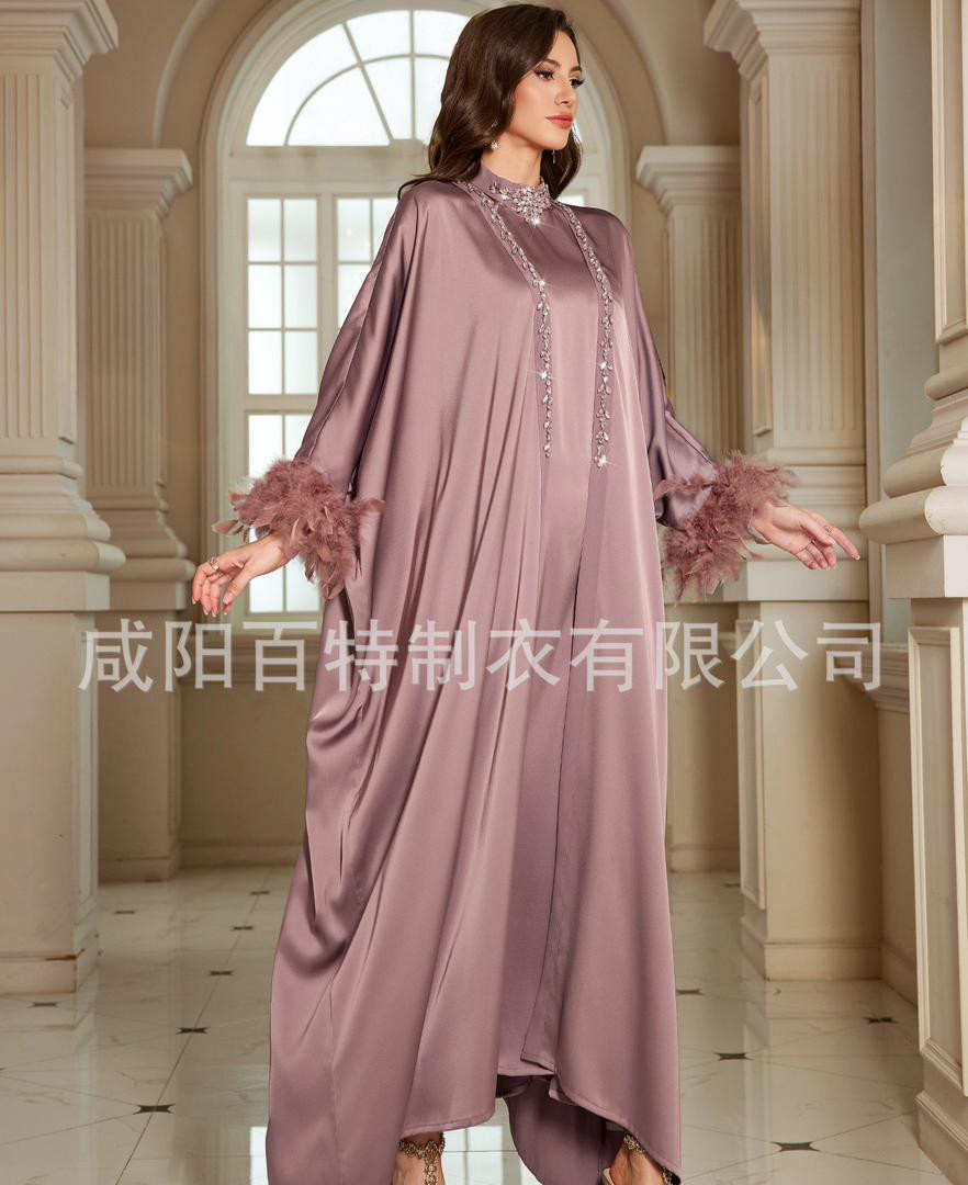 (فستان قفطان نسائي بلون بني فاتح "Brownie"، تصميم فاخر مع ياقة نصف عالية وربطة حول العنق – طقم قطعتين أنيق)