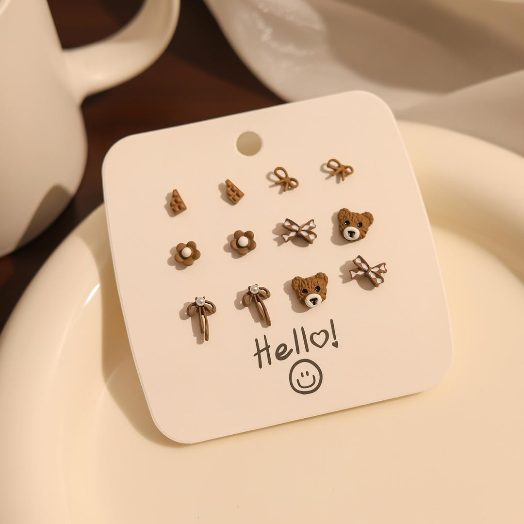 طقم أقراط نسائية صغيرة