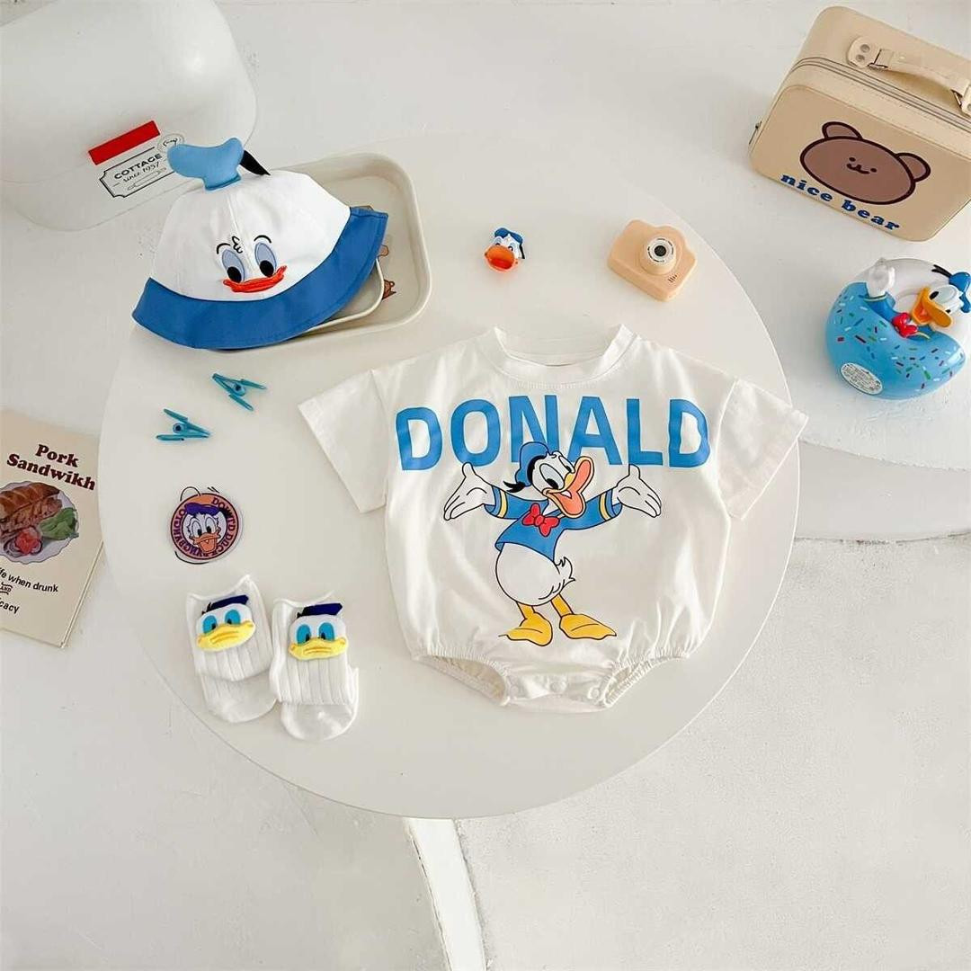 طقم ٣ قطع  + جوارب + قبعة (دونالد داك)