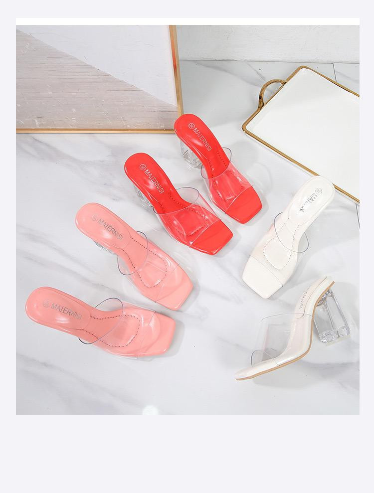 صندل نسائي بكعب عريض شفاف