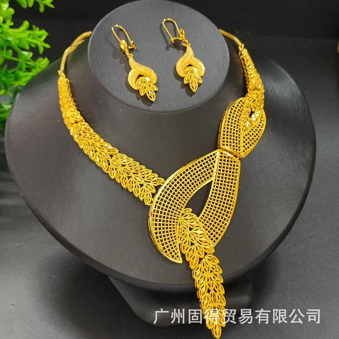 طقم ذهب لون ثابت للعروس