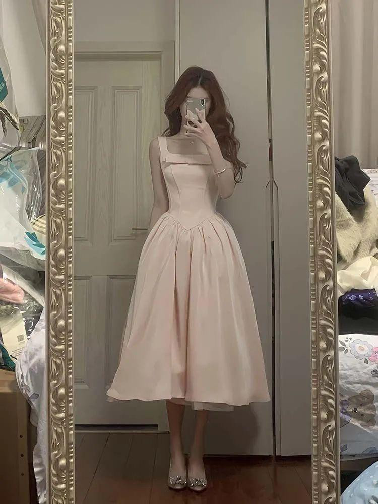 فستان سهرة أنيق مكشوف الكتف طويل ضيق لإبراز القوام