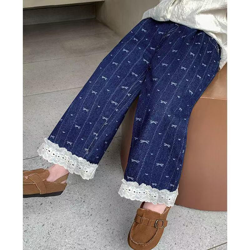 بنطال جينز مستقيم قصّة مريحة