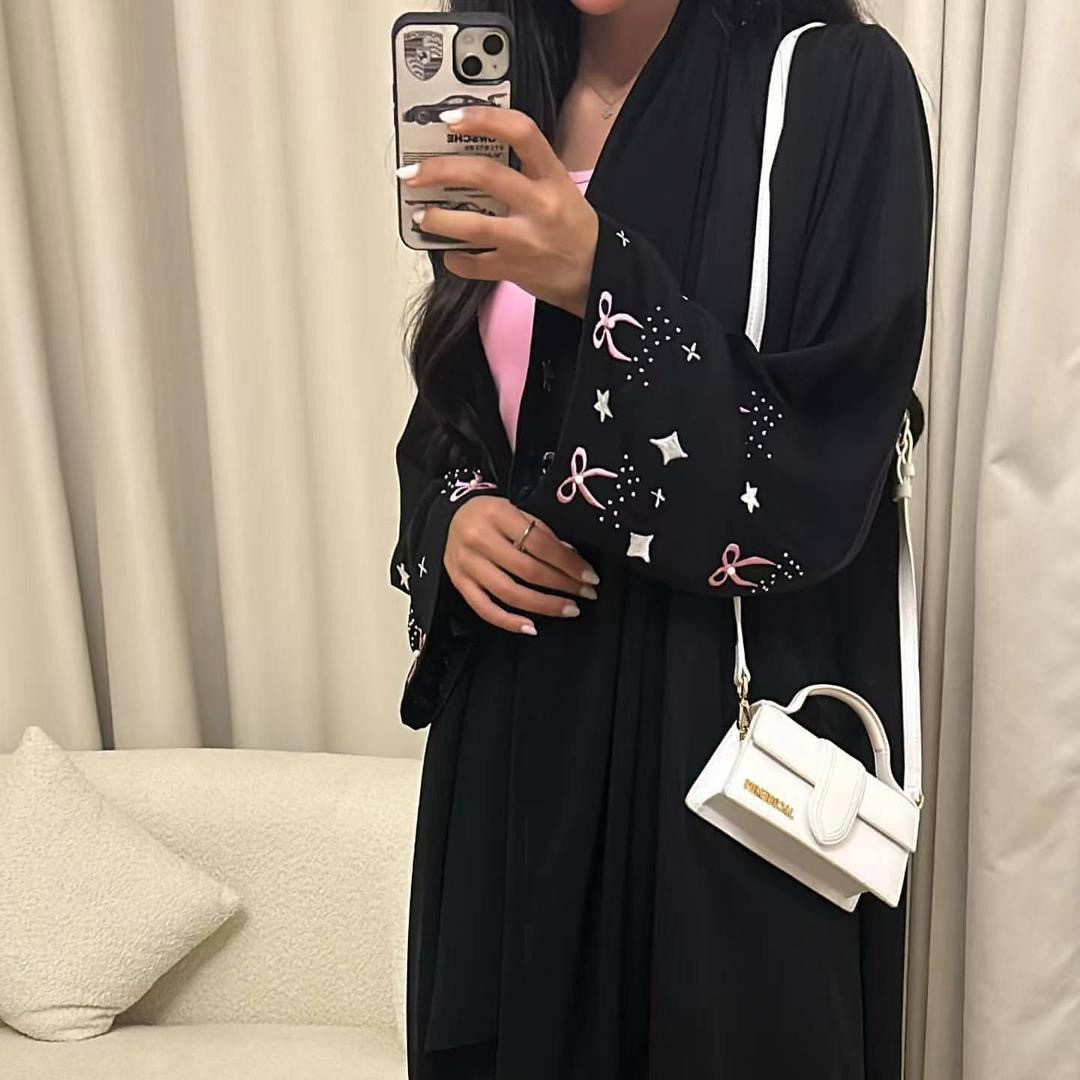 عباية نسائية سوداء + حجاب