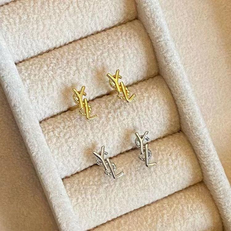 أقراط حرفية أنيقة بتصميم بسيط وراقي، صغيرة الحجم