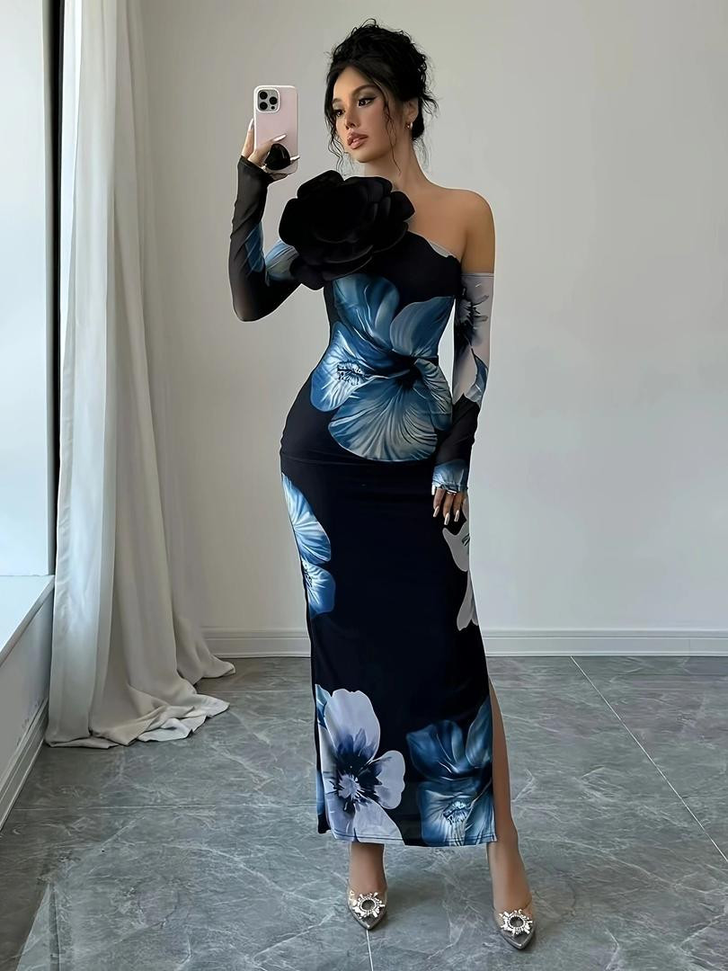 (فستان نسائي طويل بأكتاف مكشوفة مع وردة بارزة – تصميم مطبوع أنيق)