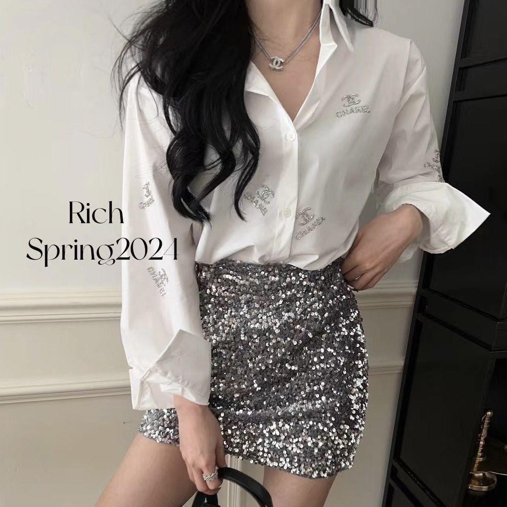 قميص نسائي طويل الأكمام ماركة فاخر بزخرفة كريستال (متوفر باللون الأبيض والأزرق)