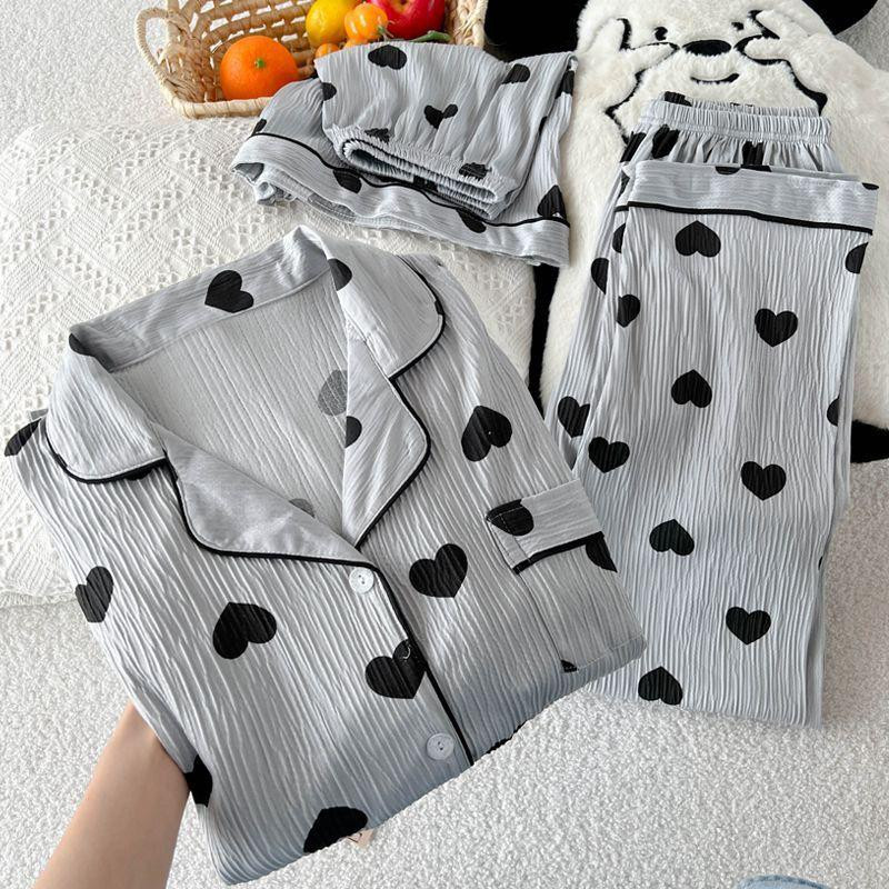 طقم نوم نسائي ثلاث قطع بقماش مريح