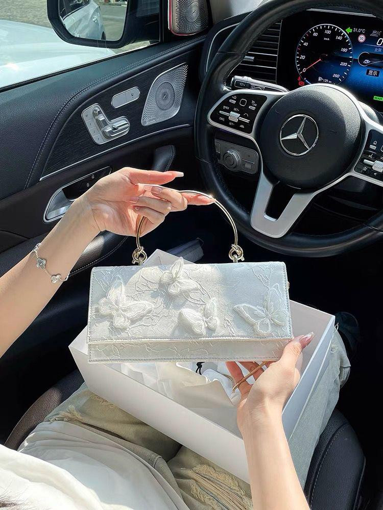 شنطة نسائية – تصميم خاص (蝶恋花) – 2025 جديد – شنطة صغيرة أنيقة – هاند باج + كتف بسلسلة –