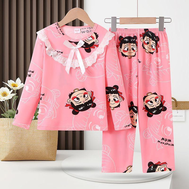 طقم نوم قطني ناعم للبنات بلون بنفسجي مع حافة بيضاء ونقشة لطيفة