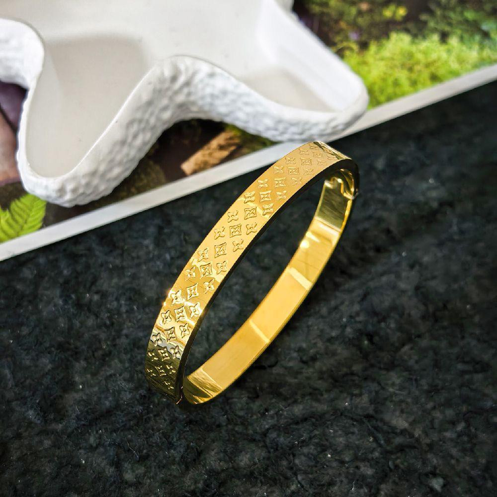 سوارة يد نسائية بتصميم فاخره