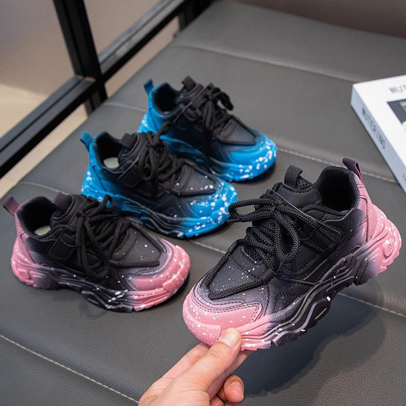 حذاء رياضي للأطفال بتصميم عصري متدرج الألوان، ناعم ومريح بنعل مانع للانزلاق