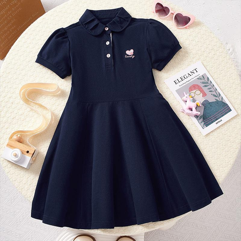 فستان جديد لصيف 2025 للبنات الصغيرات، فستان A-line مطرز للأطفال، بأكمام قصيرة بلون واحد بأسلوب أكاديمي للأطفال الصغار والكبارl
