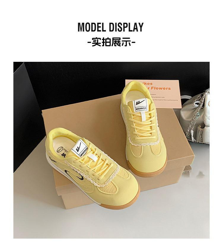 حذاء نسائي خفيف بنعل رقيق