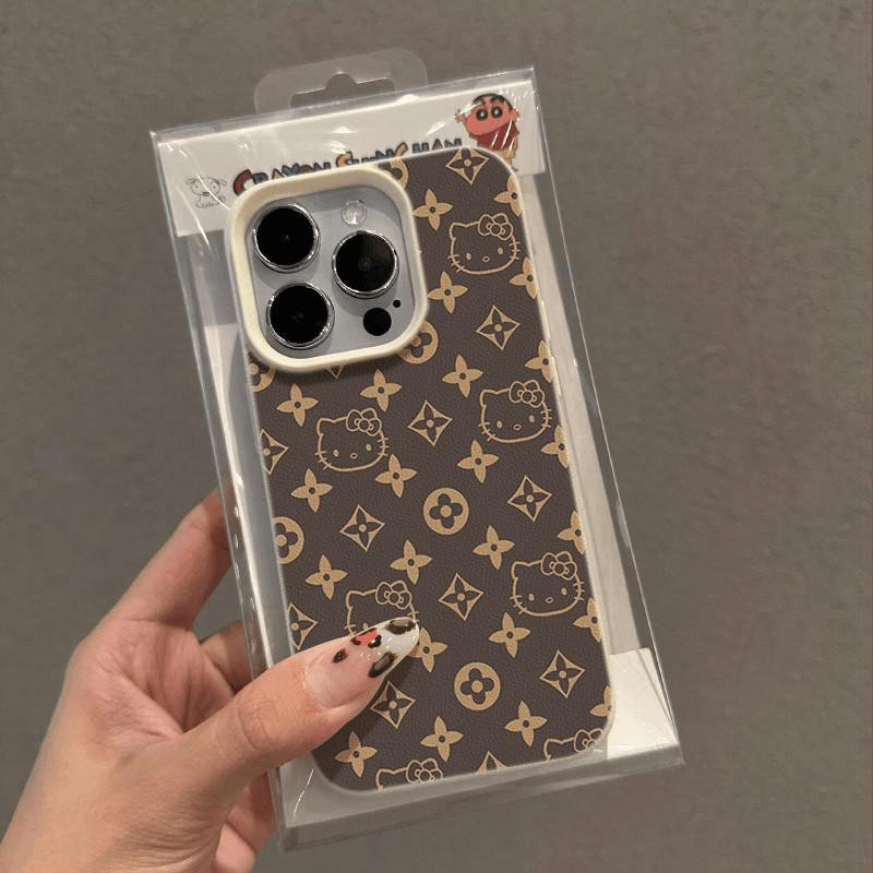 غلاف بملمس جلدي (متوفر بثلاثة ألوان: أبيض / أسود / أزرق داكن “تصميم كيتي كات من ايفون  آيفون XS Max حتى ايفون ١٦