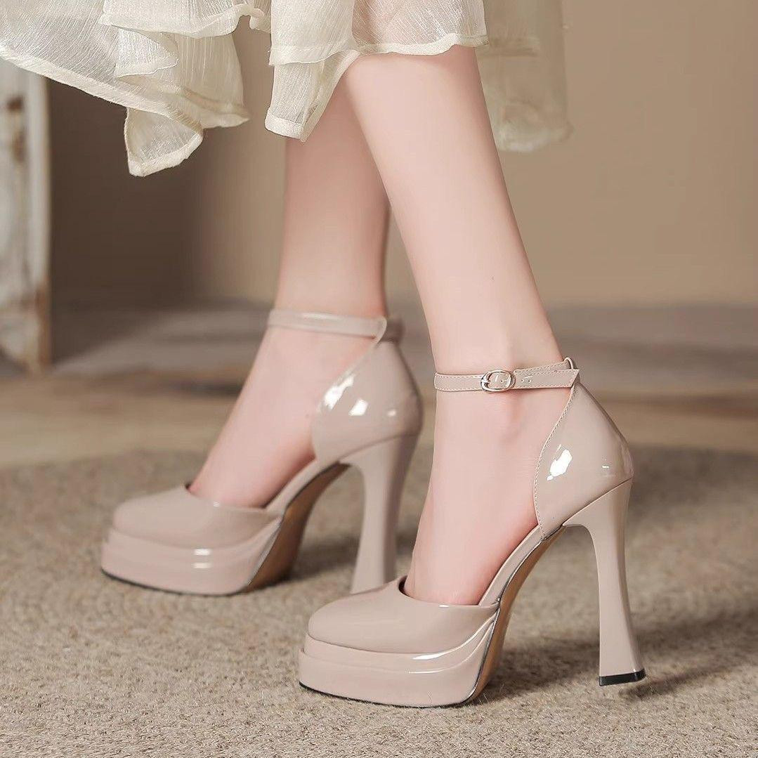 حذاء نسائي بكعب عالي  – مقاوم للماء – تصميم مناسب للفتيات قصيرات القامة