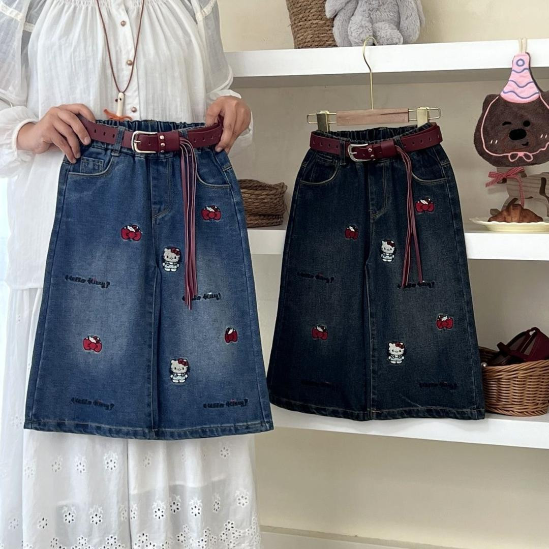 بنطال جينز للبنات 2025 ربيع وخريف بتطريز أنيق واسع مستقيم عملي وعصري