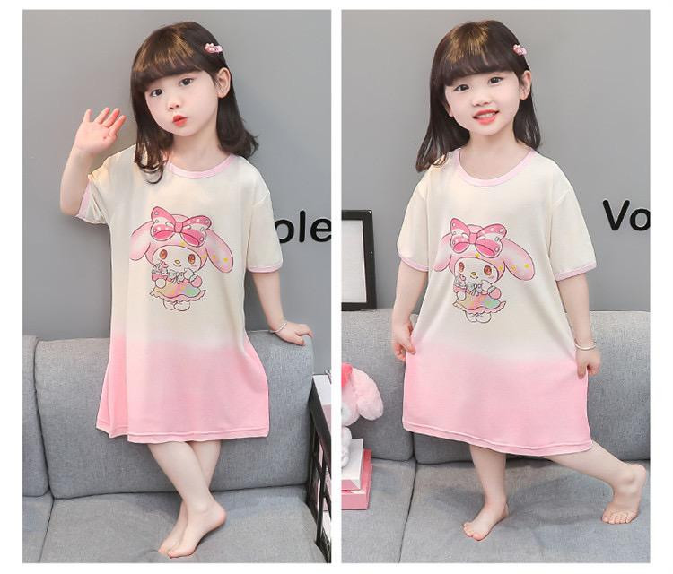 فستان أطفال صيفي – بيجامة/ملابس منزلية قصيرة الأكمام، قماش خفيف透气، ستايل أميرة مع تدرج لوني (مناسب للنوم أو كملابس بيت).