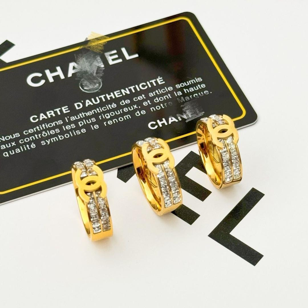 خاتم شنايل أنيق مطلي بالكامل بالأحجار اللامعة