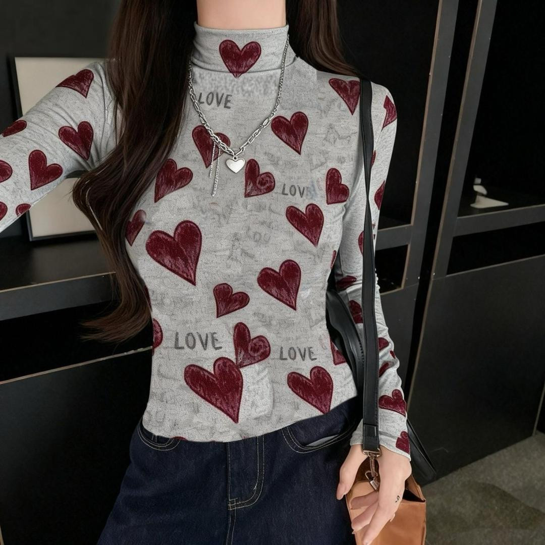 بلوزة نسائية ضيقة بنقشة قلوب مريح ومناسب لجميع المقاسات، قماش مطاطي ناعم وخفيف