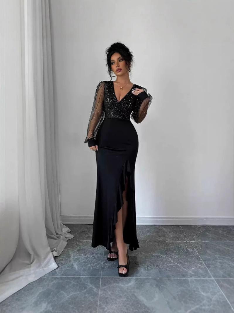 فستان أمازون 2025 ربيعي وخريفي محبوك – أنيق وجذاب – ياقة على شكل V – خصر مرتفع – ضيق لإبراز القوام – مزين بترتر لامع – مرن وطويل