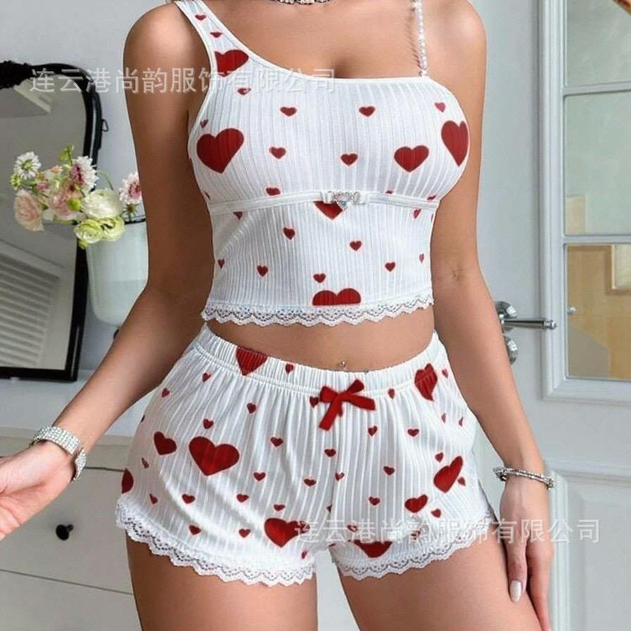 طقم نسائي شورت بكت نقشة قلوب