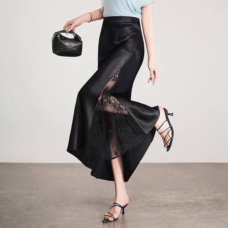 تنورة نسائية فاخرة بتصميم راقٍ من الدانتيل بتفصيلات أنثوية أنيقة