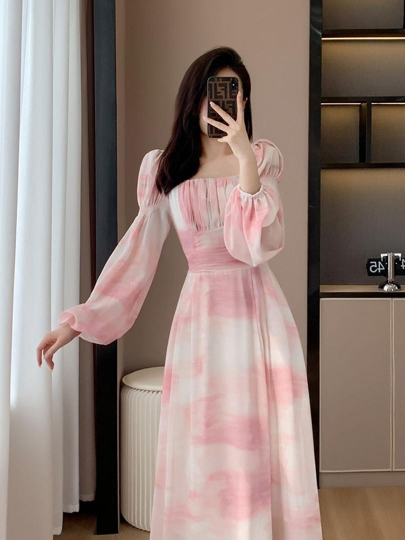 فستان طويل بطابع الأميرة لطيف ناعم بطبعة وردية وخامة شيفون