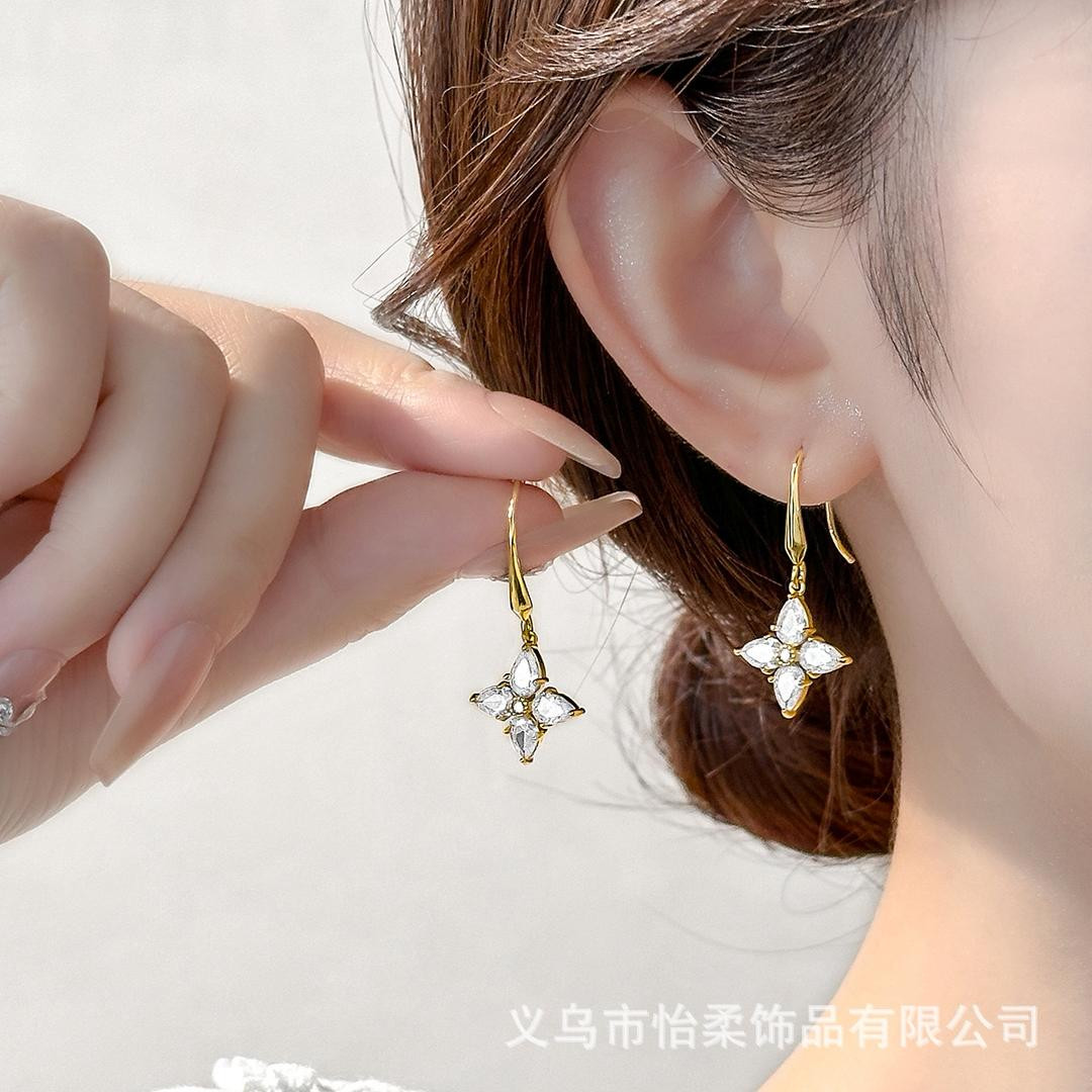 أقراط خطاف زهرة بأربع أوراق مرصعة بالزركون، بسيطة