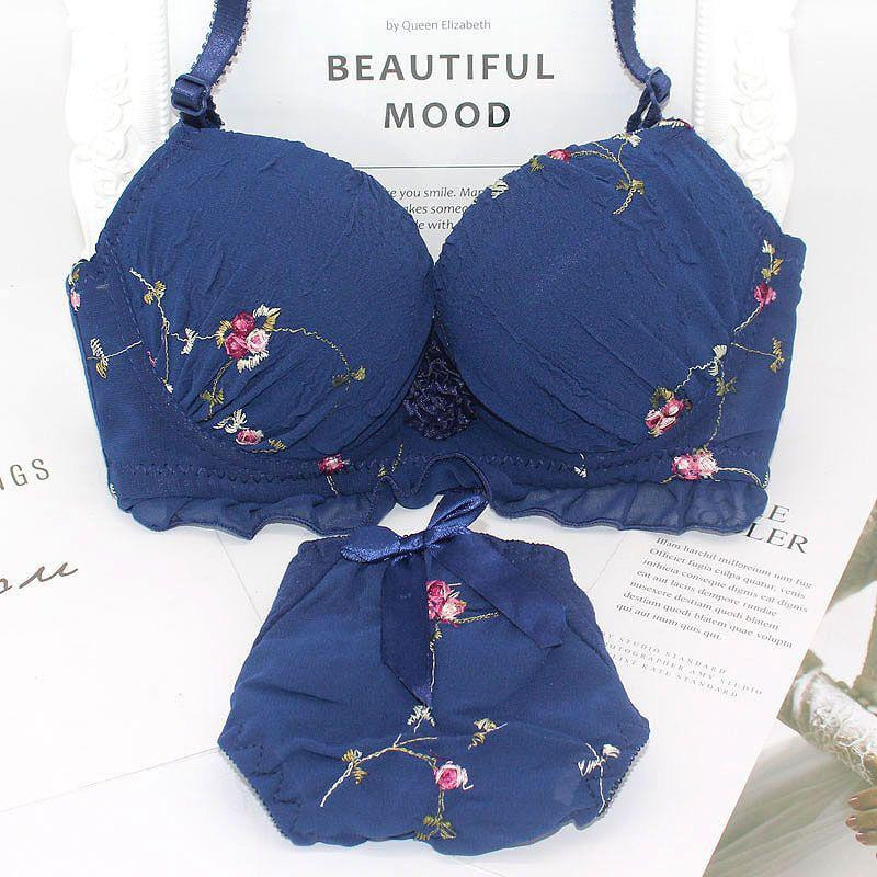 طقم حمالة صدر نسائي بتطريز دانتيل