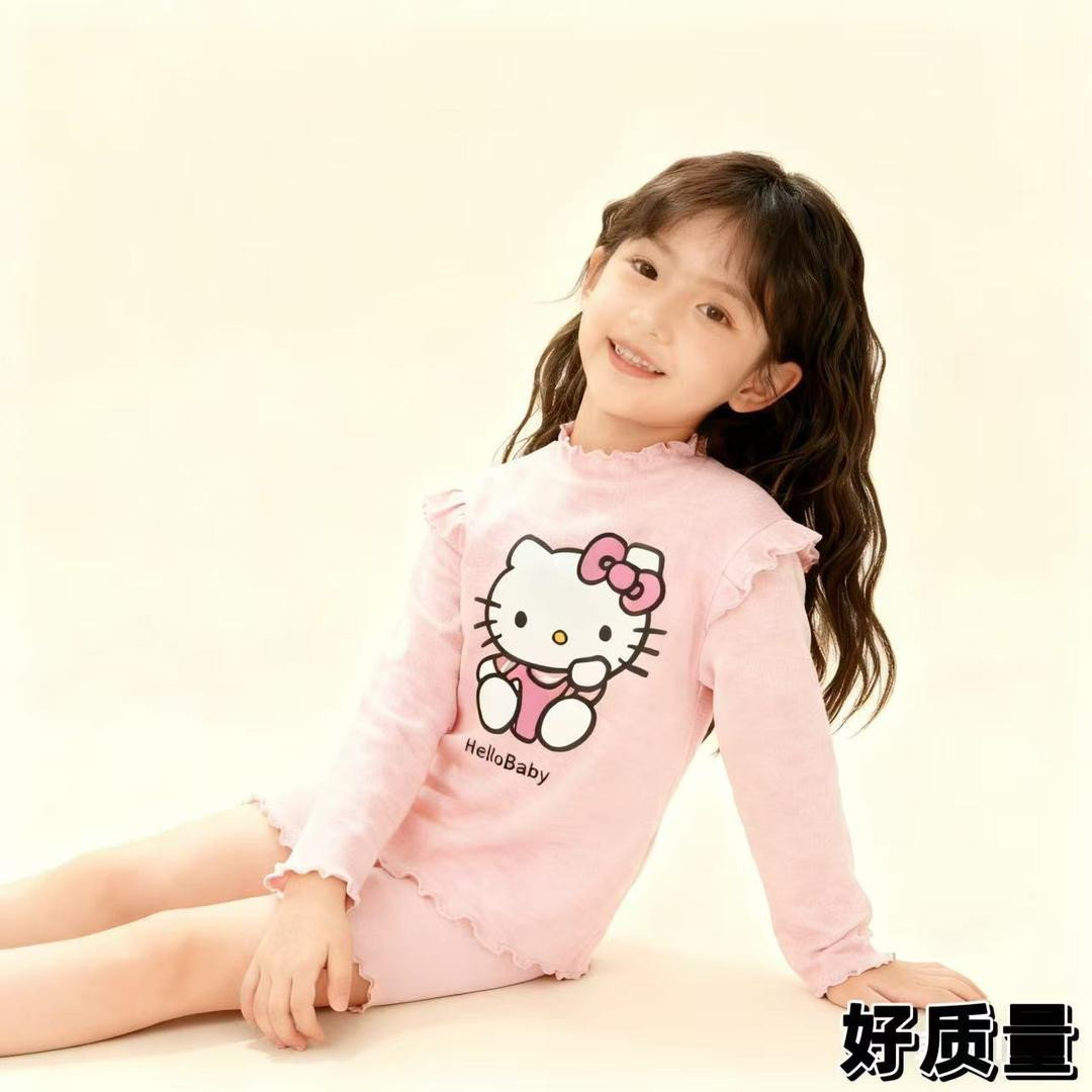 قميص طويل الأكمام عالي الياقة بنقشة لولو كات