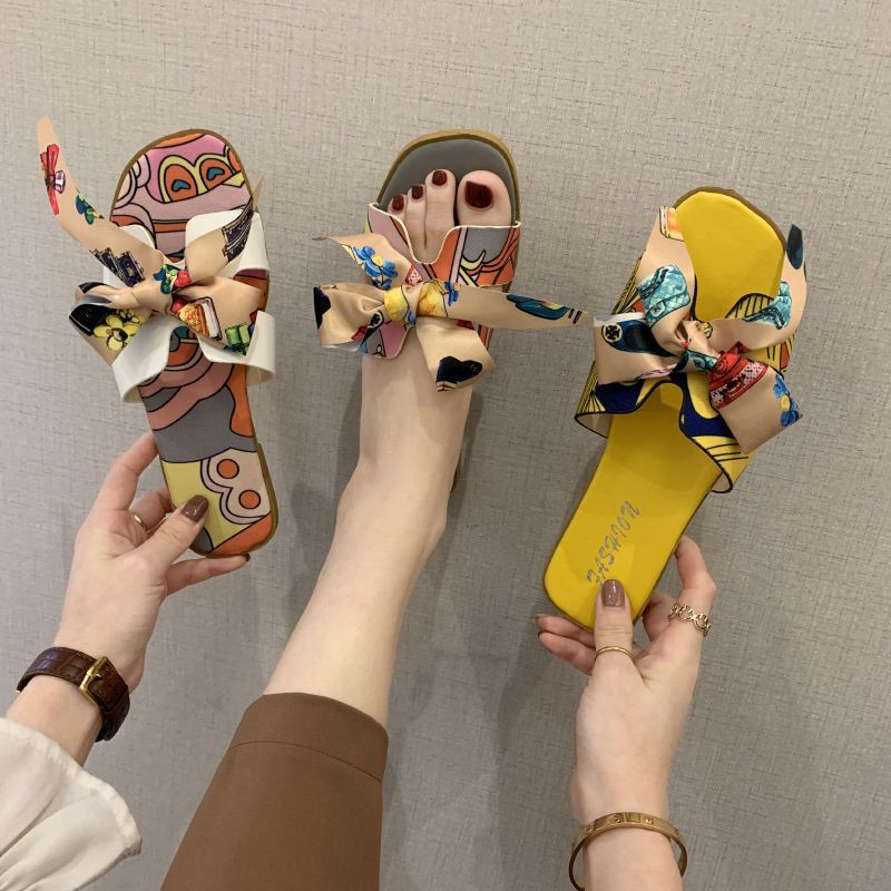 شبشب نسائي خارجي أنيق بقوس كبير